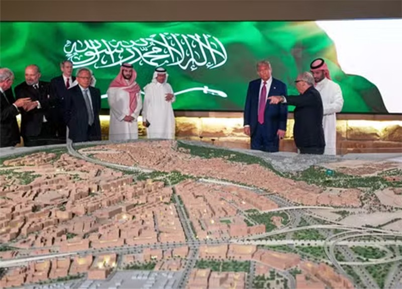 Avec la baisse des cours du brut, l’Arabie saoudite se tourne vers la dette pour poursuivre ses grands projets