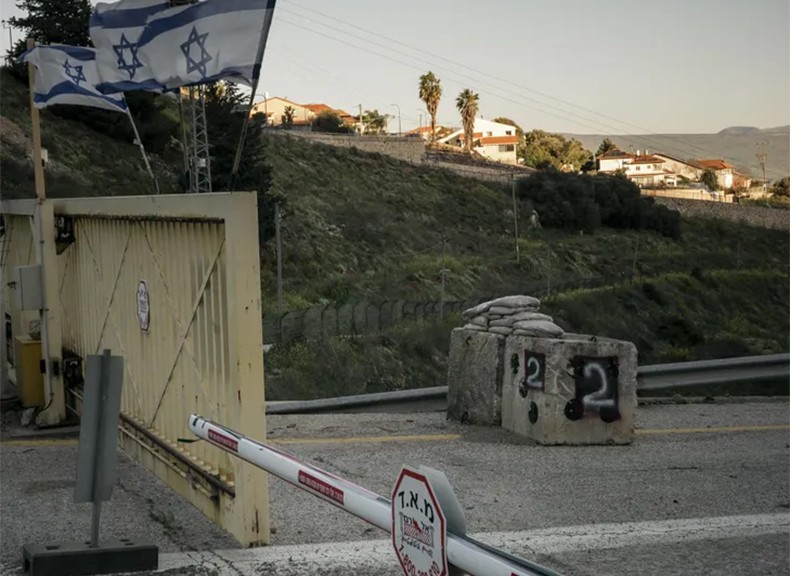 Israël : sur la frontière libanaise, les déplacés ont les yeux rivés sur le Hezbollah